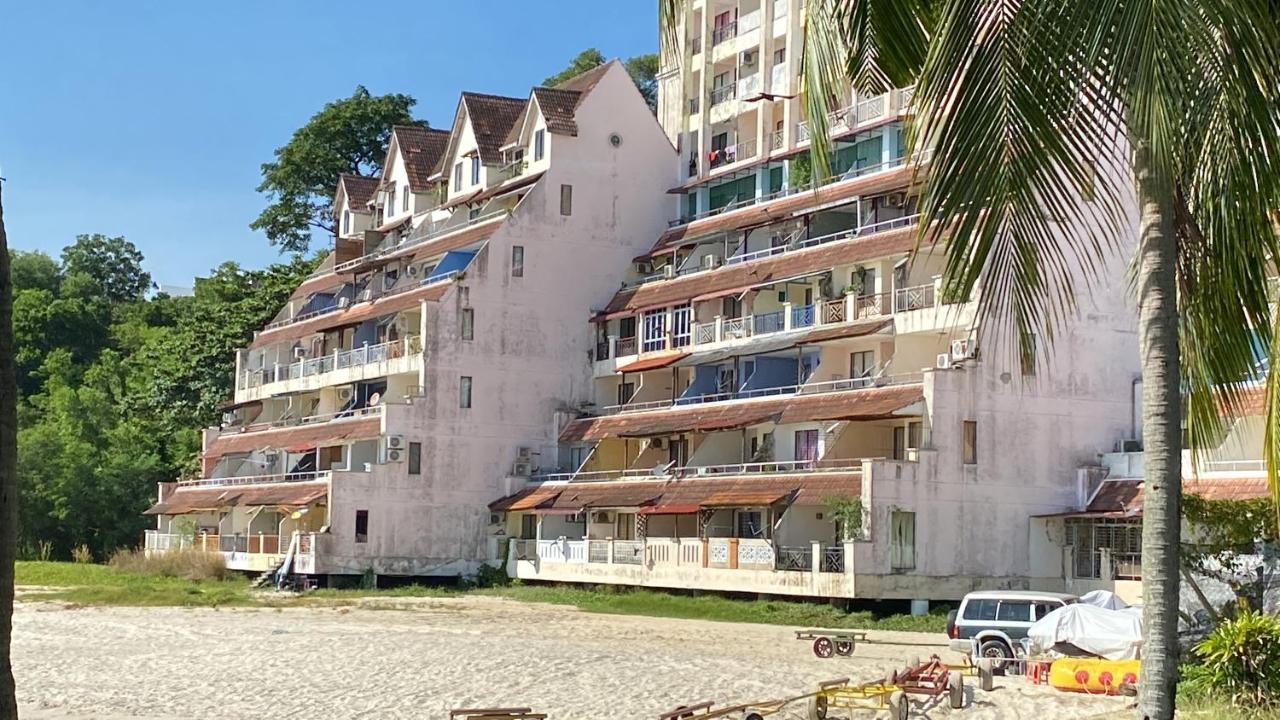 Paradise Lagoon Beachfront Apartment